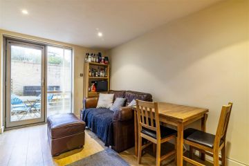 Ropewalk Court